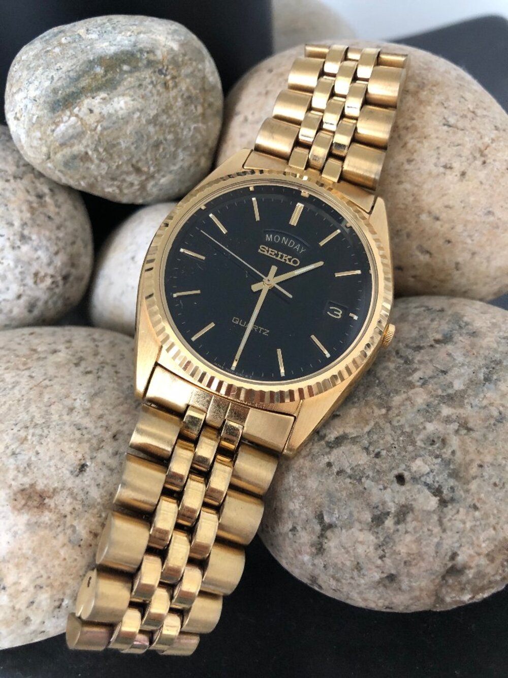 SEIKO Men's Gold Toned Quartz Watch with